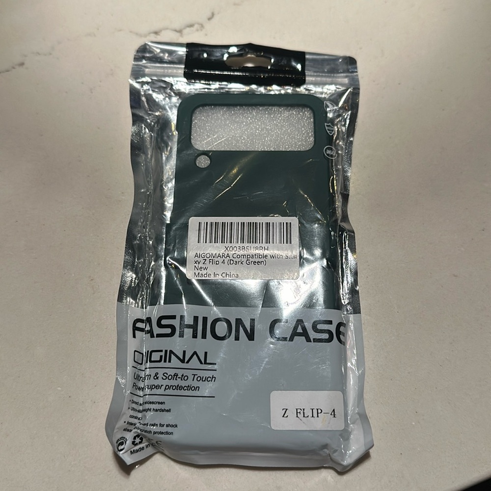 Flip phone case green